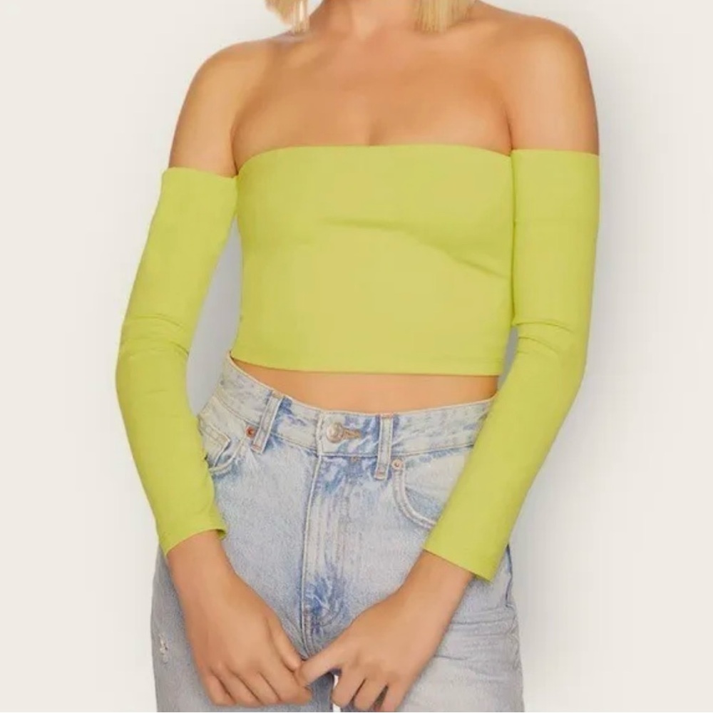NWT, Susana Monaco, Size M, off the shoulder crop top. Deep Neon Green